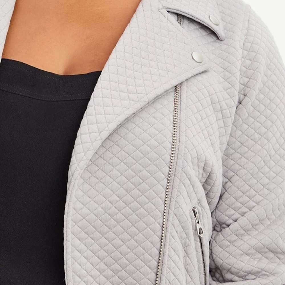 NWT Torrid Plus Size Pebble Grey Quilted Zip Up Moto Jacket - Picture 3 of 7